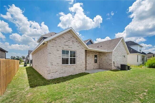 Building Photo - 490 Apollo Dr