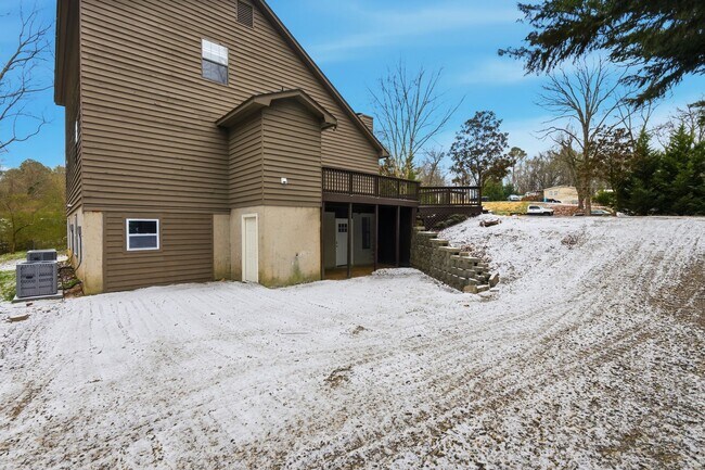 Building Photo - 6008 Champion Rd