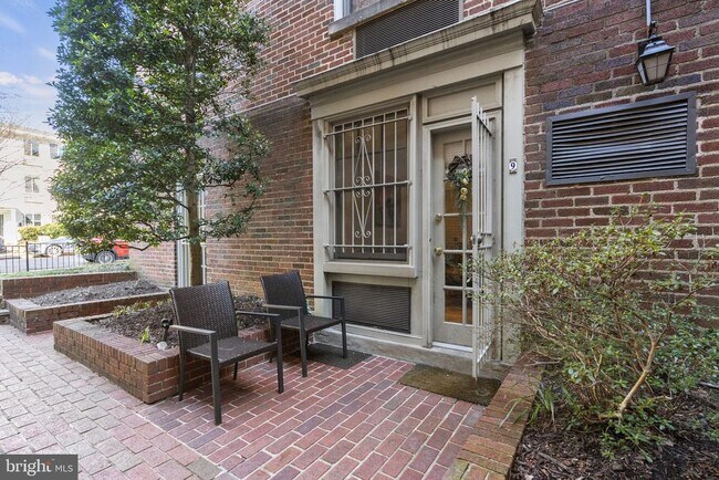 Building Photo - 2410 20th St NW