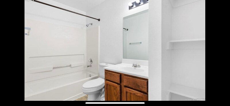 Building Photo - 9679 Acadian Dr