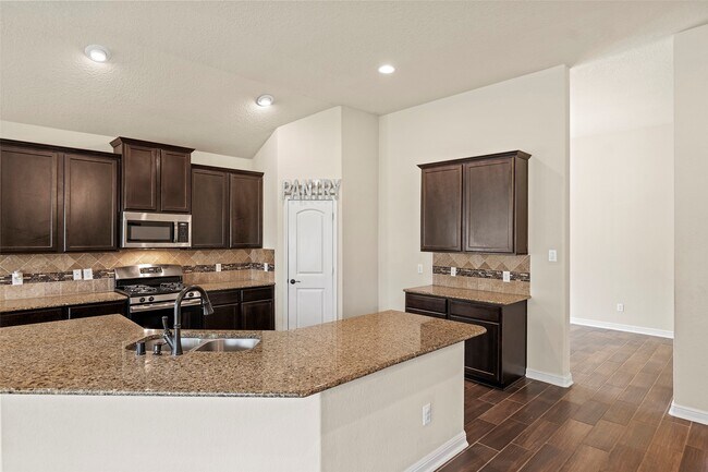 Building Photo - 2703 Barrington Branch Dr