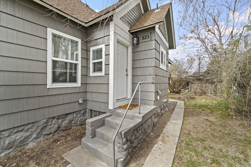 Building Photo - 523 18th Ave S