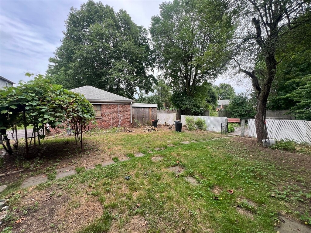 Building Photo - 19 Cresthill Rd