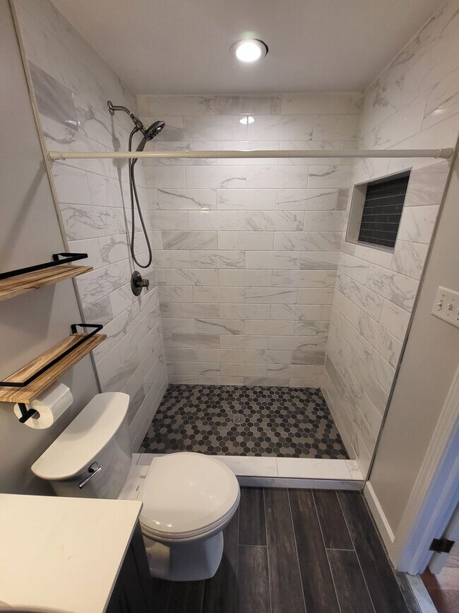 Building Photo - Downs1345-1347