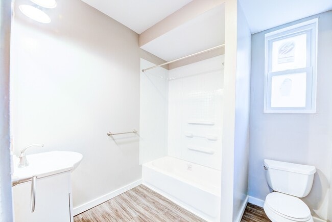 Building Photo - 426 Edgemont St