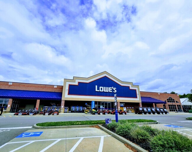 Building Photo - 314 E Lake St