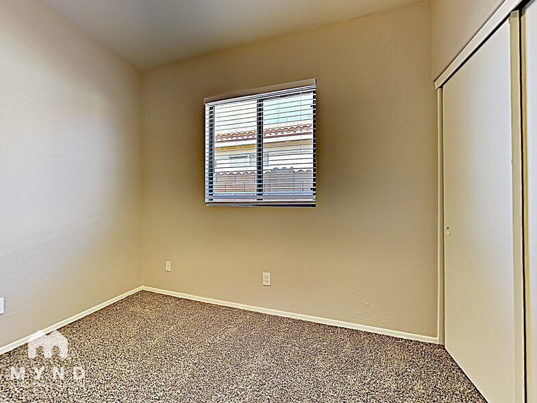 Building Photo - 11178 W Granada Rd