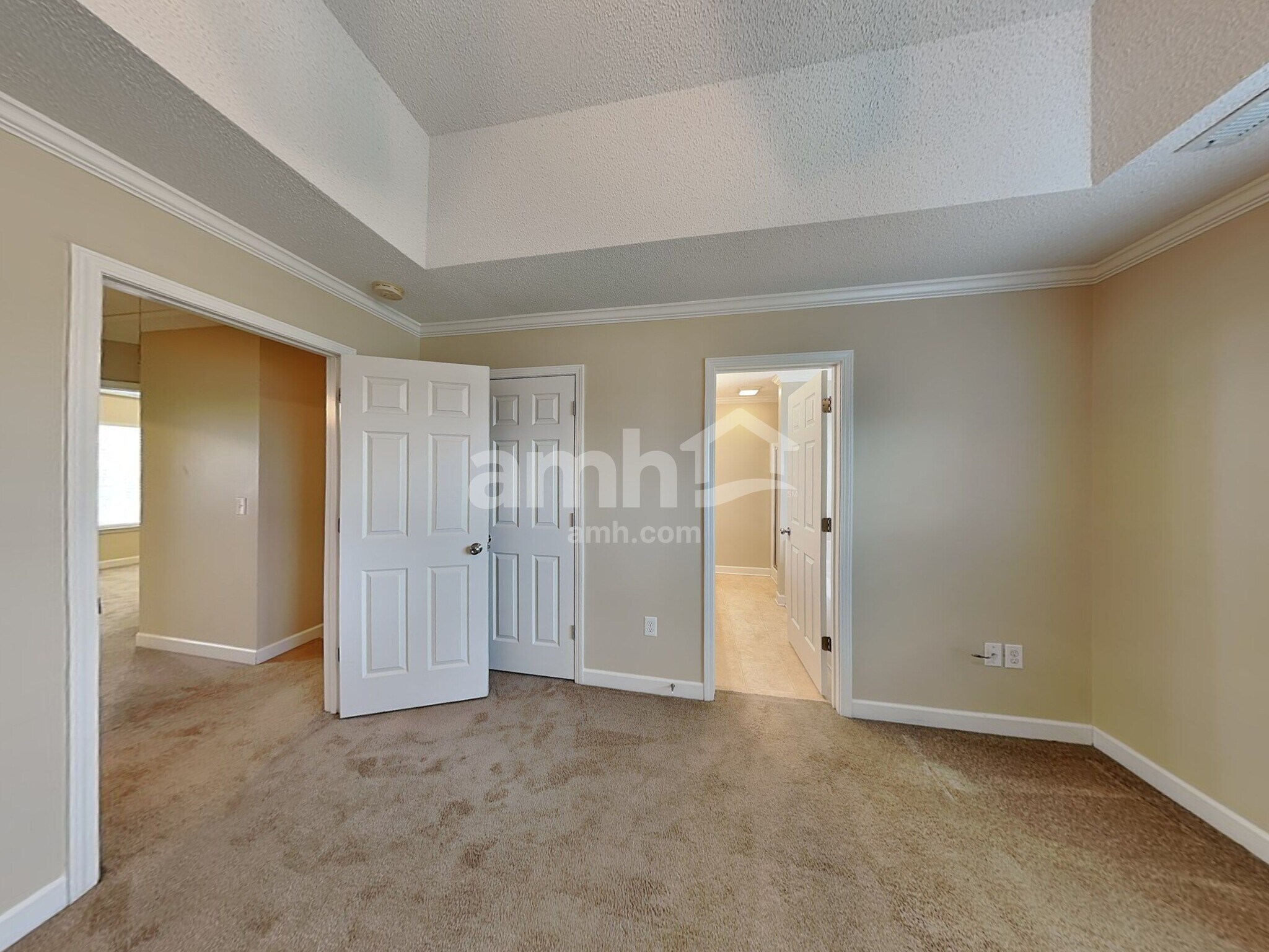 Building Photo - 5935 Eastridge Ct
