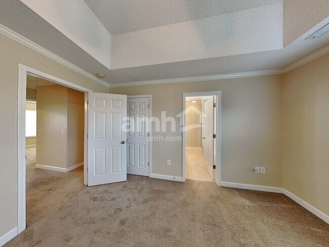 Building Photo - 5935 Eastridge Ct