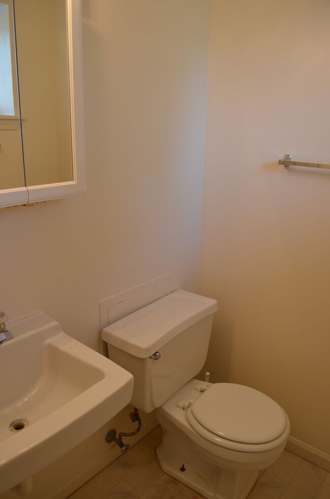 Building Photo - 4819 Meadow Lark Ln