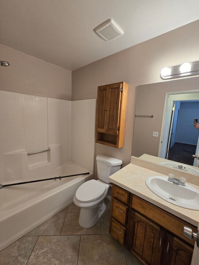Building Photo - Charming Joshua Tree Village Home