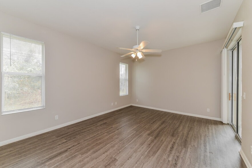 Building Photo - 3564 Brownwood Terrace