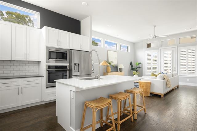 Building Photo - 4226 Roseland Ave