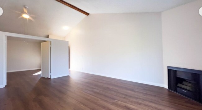 Building Photo - Spacious 1-Bed Apartments in Gated Tujunga Community