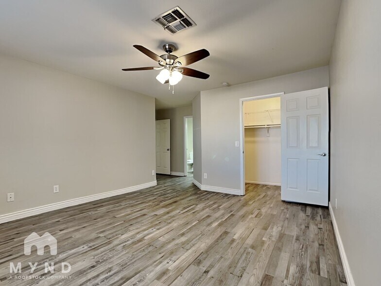 Building Photo - 4646 N 84th Ln