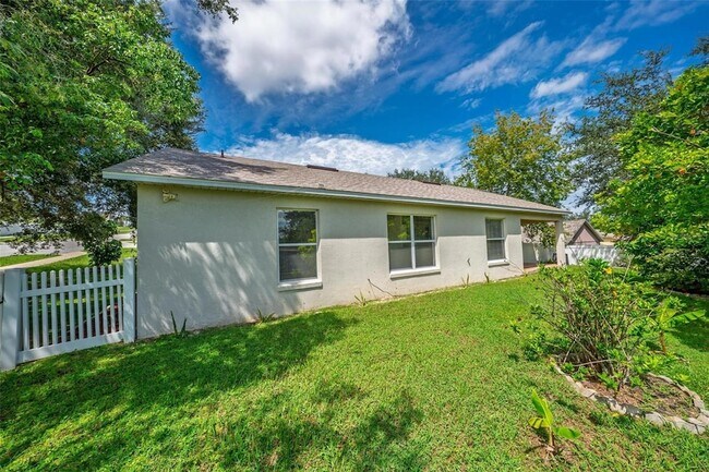 Building Photo - 818 Cherry Laurel St