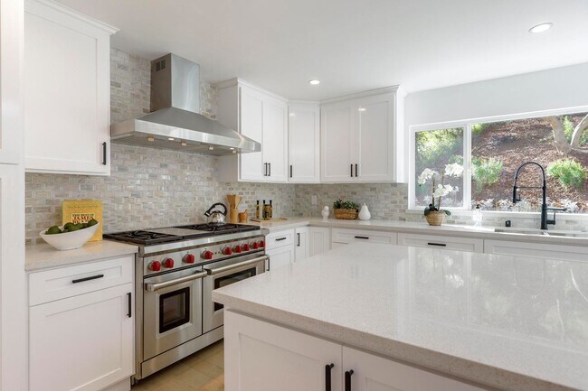 Building Photo - **3900 Paseo De Las Tortugas Torrance** Spacious 4 bedroom 3 bath with beautiful view!