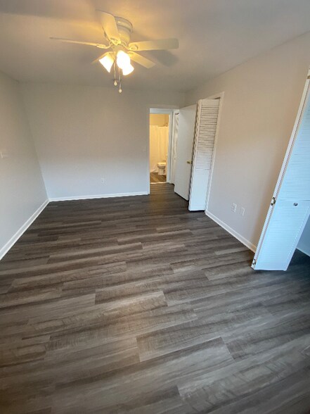Building Photo - 2216 Harbor View Dr