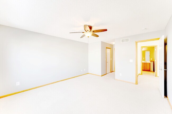 Building Photo - 1968 Bluestem Ln