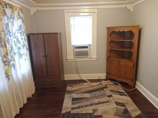 Building Photo - Gorgeous house walking distance from Biltmore Village available now!