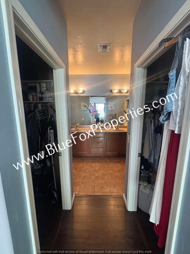 Building Photo - 12785 N Seacliff Pl