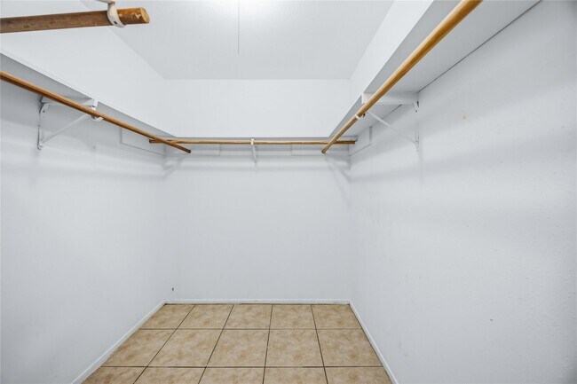 Building Photo - 16702 Quail Meadow Dr