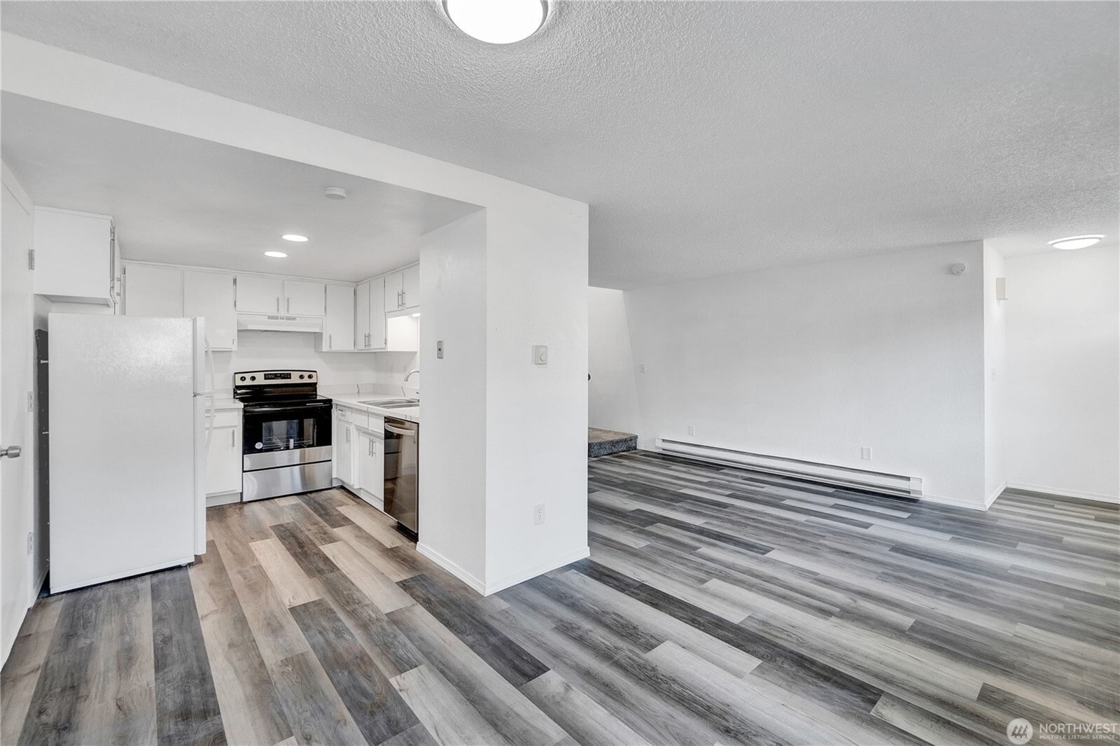 Kitchen area - 218 Ellingson Dr