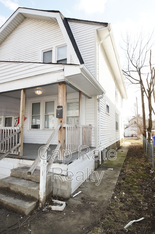 Building Photo - 1111 E 22nd Ave