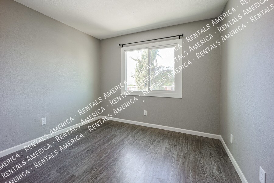 Building Photo - 6053 N 79th St