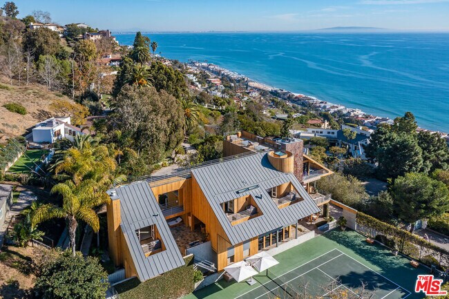 Building Photo - 3900 Villa Costera