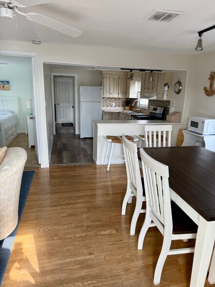 Building Photo - 435 Harborside Dr W