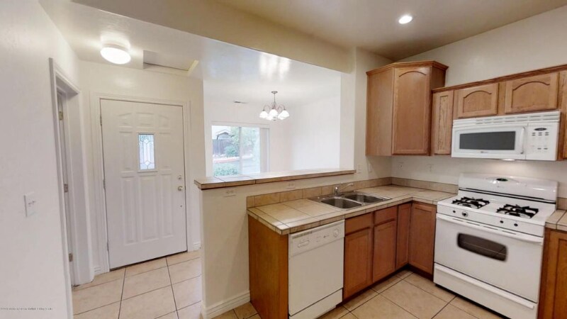 Building Photo - 1415 E Payton Way