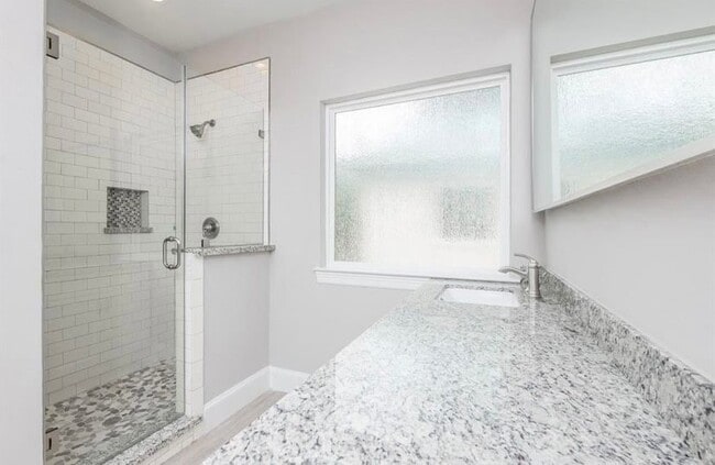 Building Photo - 3303 Kilgore St