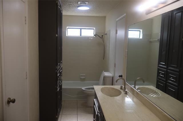 Building Photo - 808 Woodway Ln