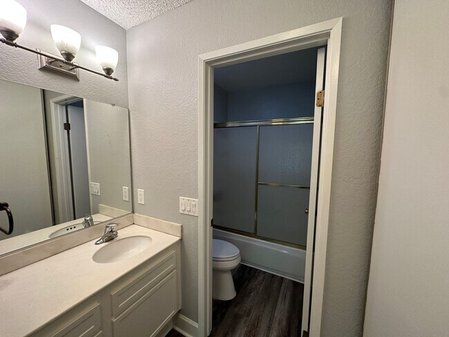 Building Photo - Embrace Luxury and Style in this Stunning ...