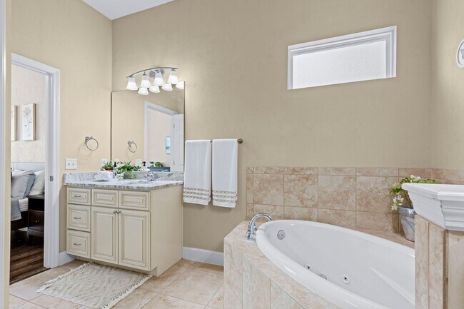 Building Photo - RARE TO FIND !!! TWO ENSUITE MASTER BEDROO...