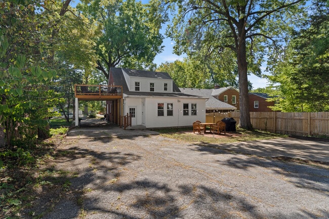 Building Photo - 113 Crestmere Ave