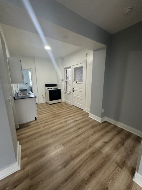 Building Photo - 2654 N Moreland Blvd