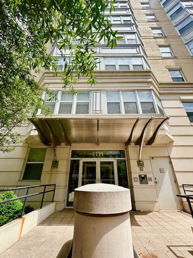 Building Photo - Welcome to this 2BD/2BA home at The Eleven with a BALCONY - GARAGE PARKING - 1 STORAGE UNIT!