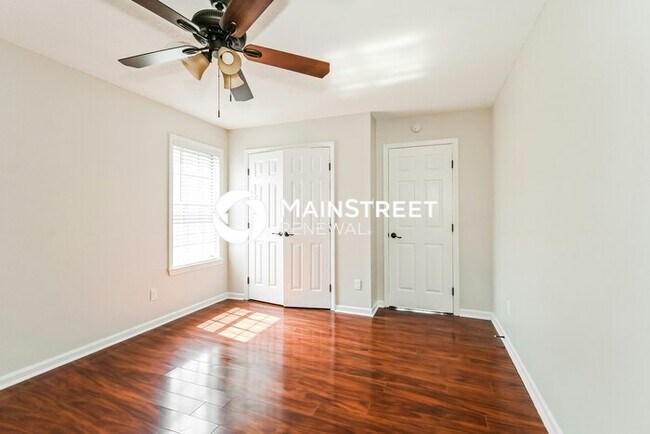 Building Photo - 3 Bedroom Pet-Friendly Home in MEMPHIS, TN with Main Street Renewal