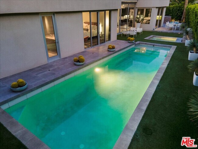 Building Photo - 1175 Los Robles Dr