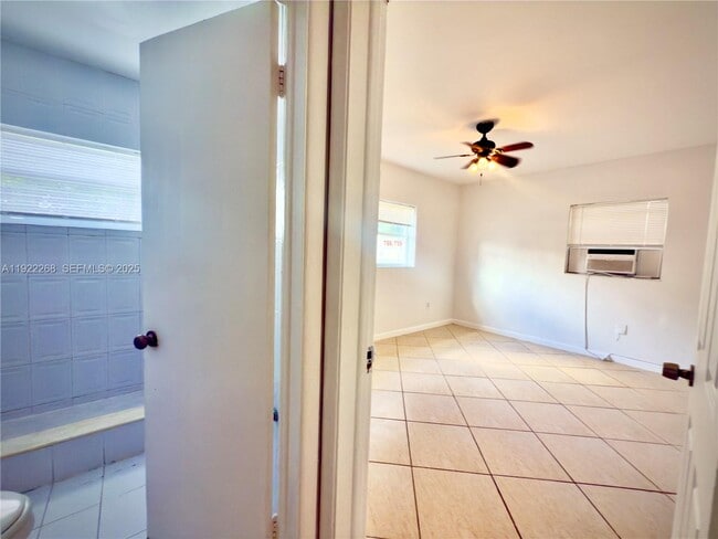 Building Photo - 1525 NE 110th Terrace