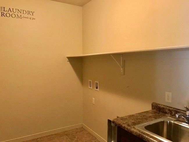 Building Photo - **Beautiful Little Valley Home**