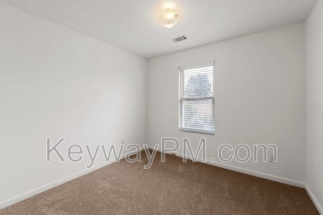 Building Photo - 2807 Crosscreek Rd