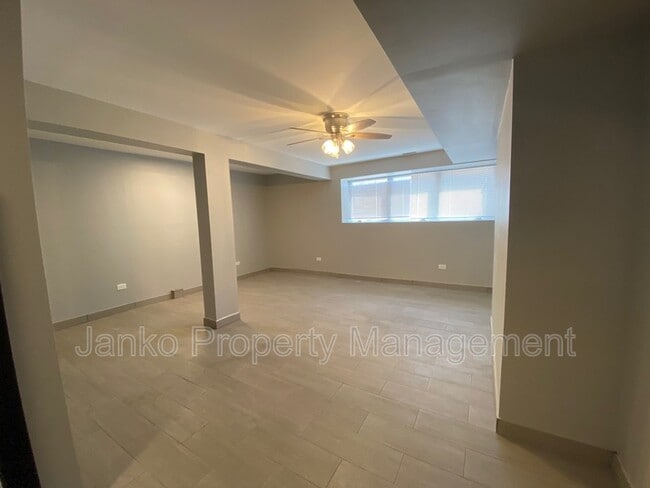 Building Photo - 5700 S Wabash Ave