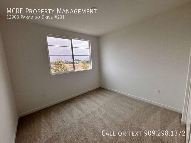 Building Photo - 12903 Paradiso Dr