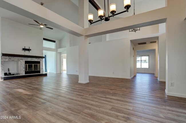 Building Photo - 1945 E Velvet Dr