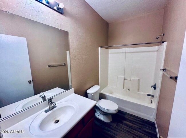 Building Photo - 2027 E University Dr