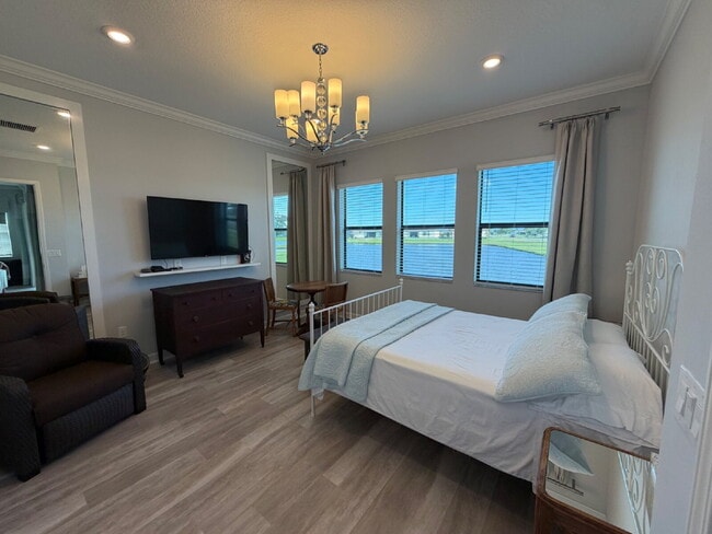 Building Photo - Gated 55+ community with lots of HOA amenities!