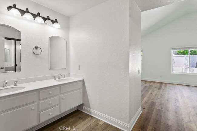Building Photo - 21182 Cedar Ln